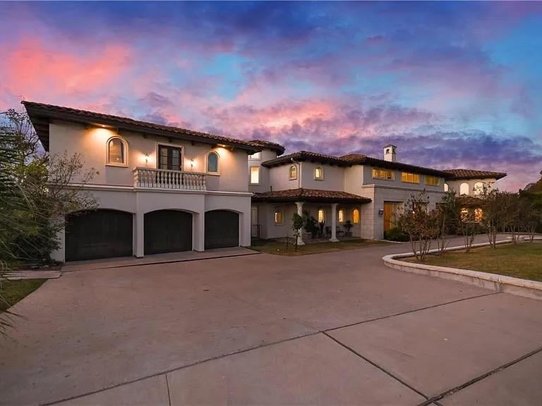 2204 Canonero Dr - front exterior - Luxury home in Davenport Ranch Ph 05 Sec 01, Austin, TX