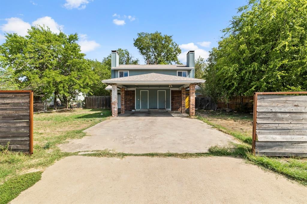 View 2204 E Stassney Ln in Wagon Crossing Sec 03-A Amd 2204 E Stassney Ln - front exterior - Luxury home in Wagon Crossing Sec 03-A Amd, Austin, TX