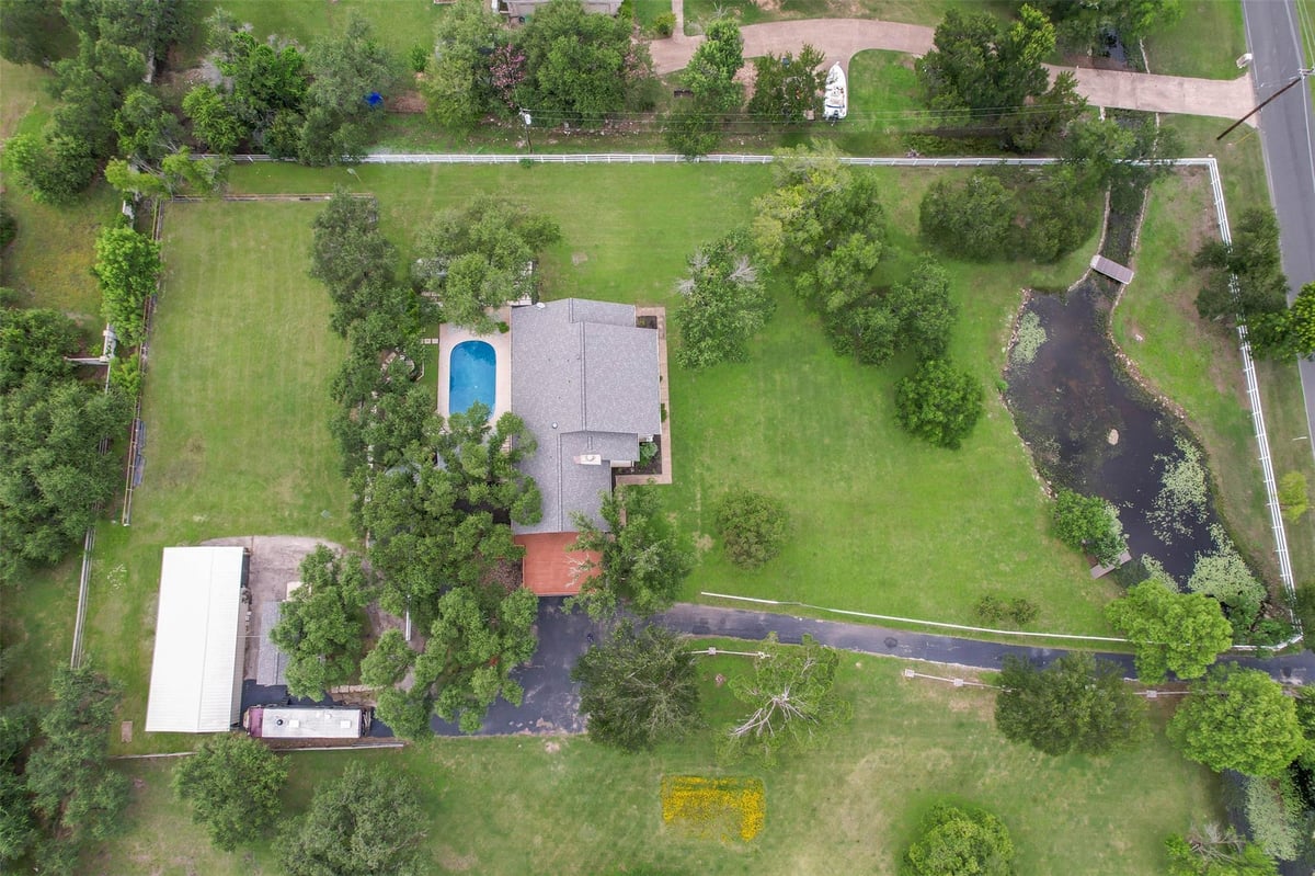 View 2204 Walsh DR in Brushy Bend Park 2204 Walsh DR - front exterior - Luxury home in Brushy Bend Park, Round Rock, TX