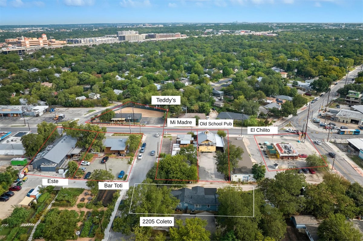 View 2205 Coleto ST in Johns C R 2205 Coleto ST - property photo 1 - Luxury home in Johns C R, Austin, TX