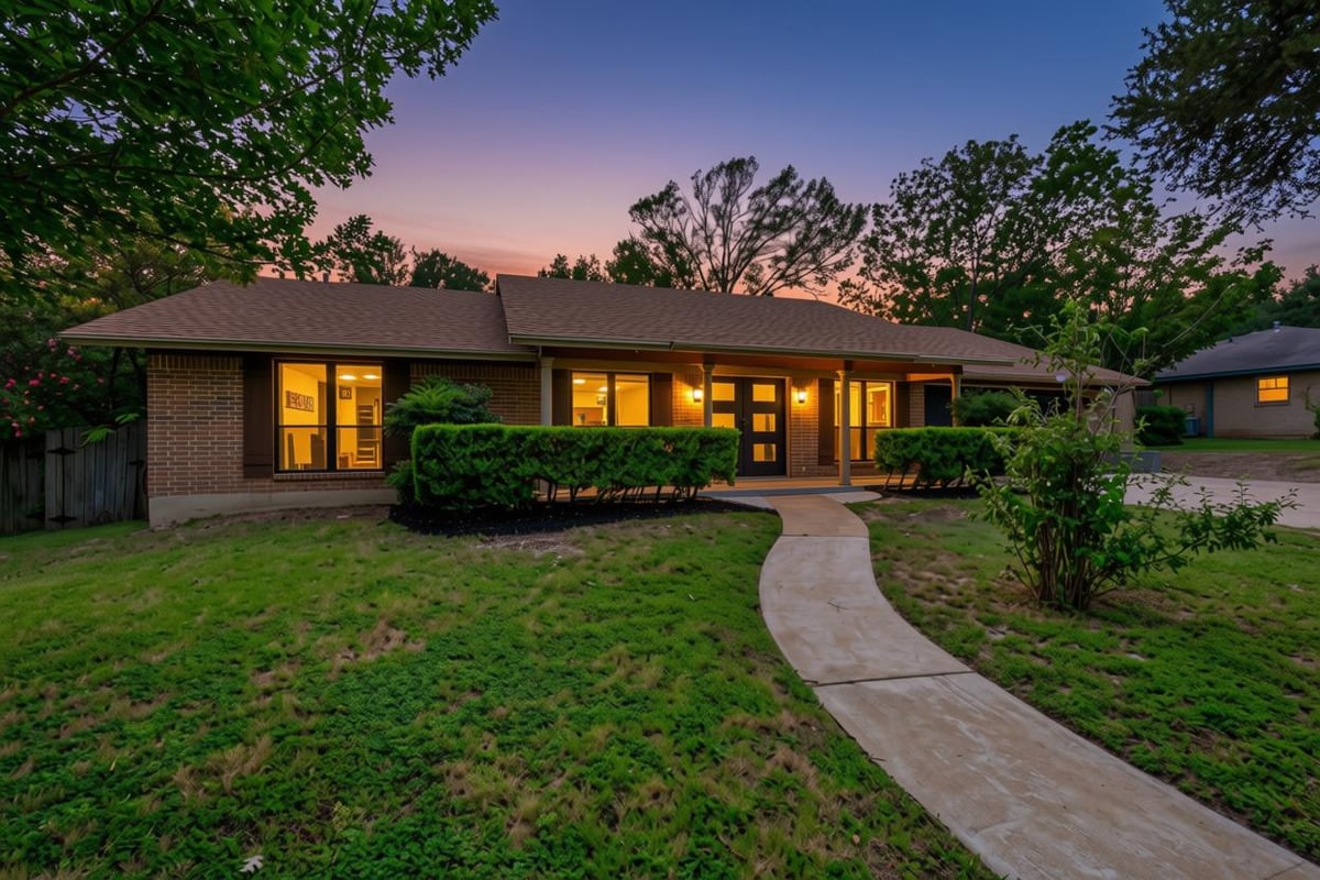 View 2205 Monarch DR in Castlewood Forest Sec 05 2205 Monarch DR - property photo 1 - Luxury home in Castlewood Forest Sec 05, Austin, TX