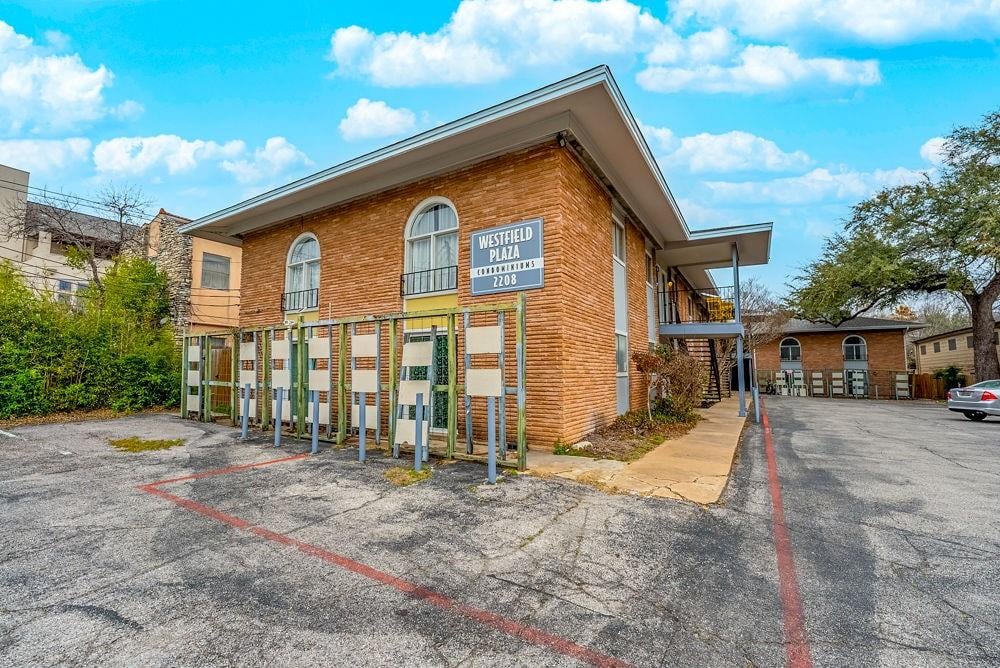 View 2208 Enfield RD Unit #102 in Westfield Plaza Condo Amd 2208 Enfield RD Unit #102 - property photo 1 - Luxury home in Westfield Plaza Condo Amd, Austin, TX