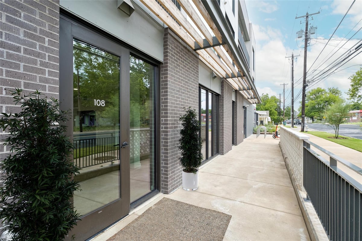 View 2209 S 1st St Unit #108 in One Oak 2209 S 1st St Unit #108 - front exterior - Luxury home in One Oak, Austin, TX