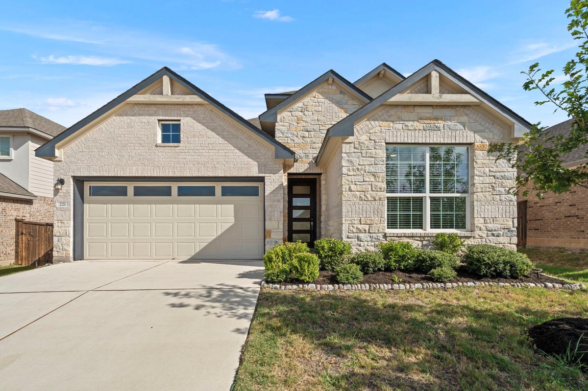 221 Indian Shoal DR - front exterior - Luxury home in Shadow Canyon Ph 2, Georgetown, TX