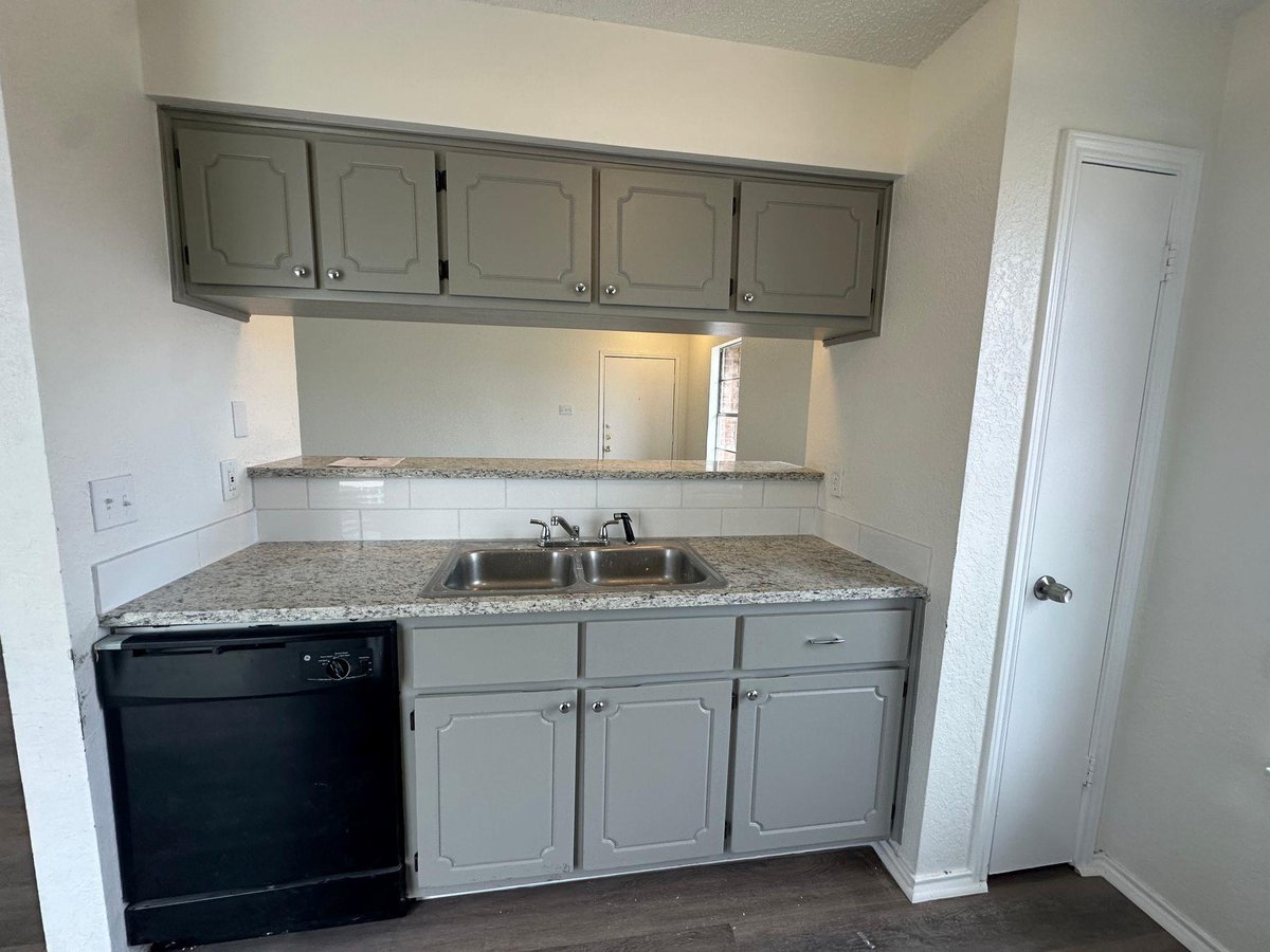Bathroom at 2210 Shoemaker Dr - Chimney Hill Estates 2nd Repla, Killeen, TX