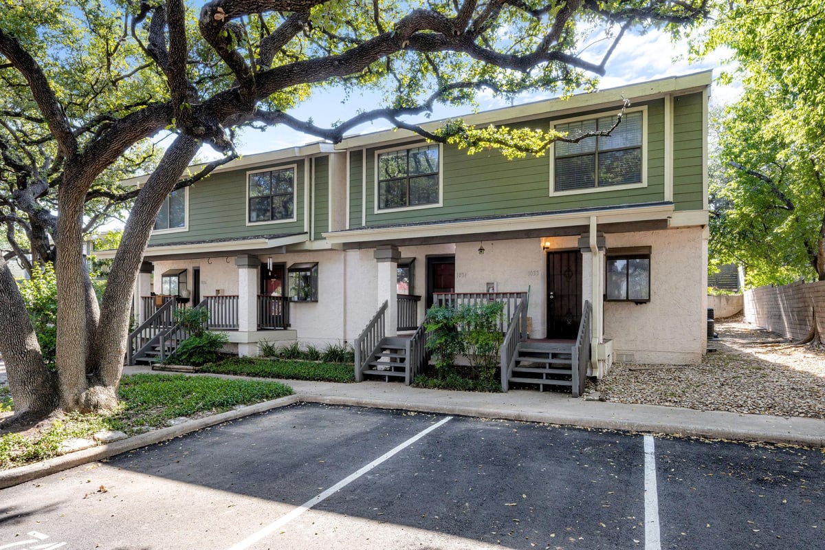 View 2215 Post RD Unit #1034 in Travis Oaks Condo Amd 2215 Post RD Unit #1034 - front exterior - Luxury home in Travis Oaks Condo Amd, Austin, TX