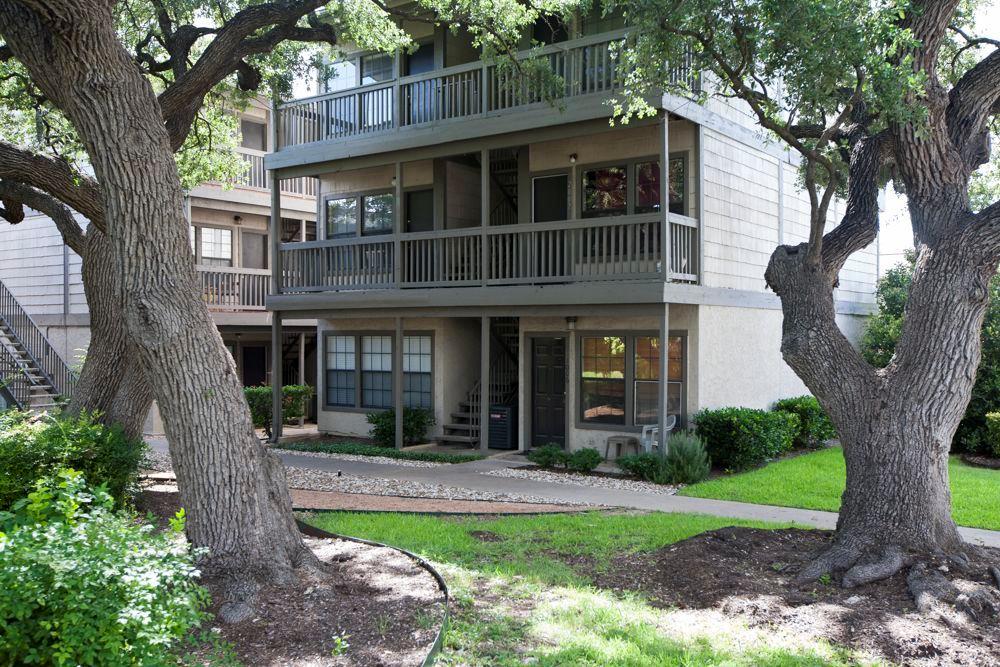 View 2215 POST RD Unit #2006 in Travis Heights 2215 POST RD Unit #2006, photo 1, Travis Heights, Austin, TX