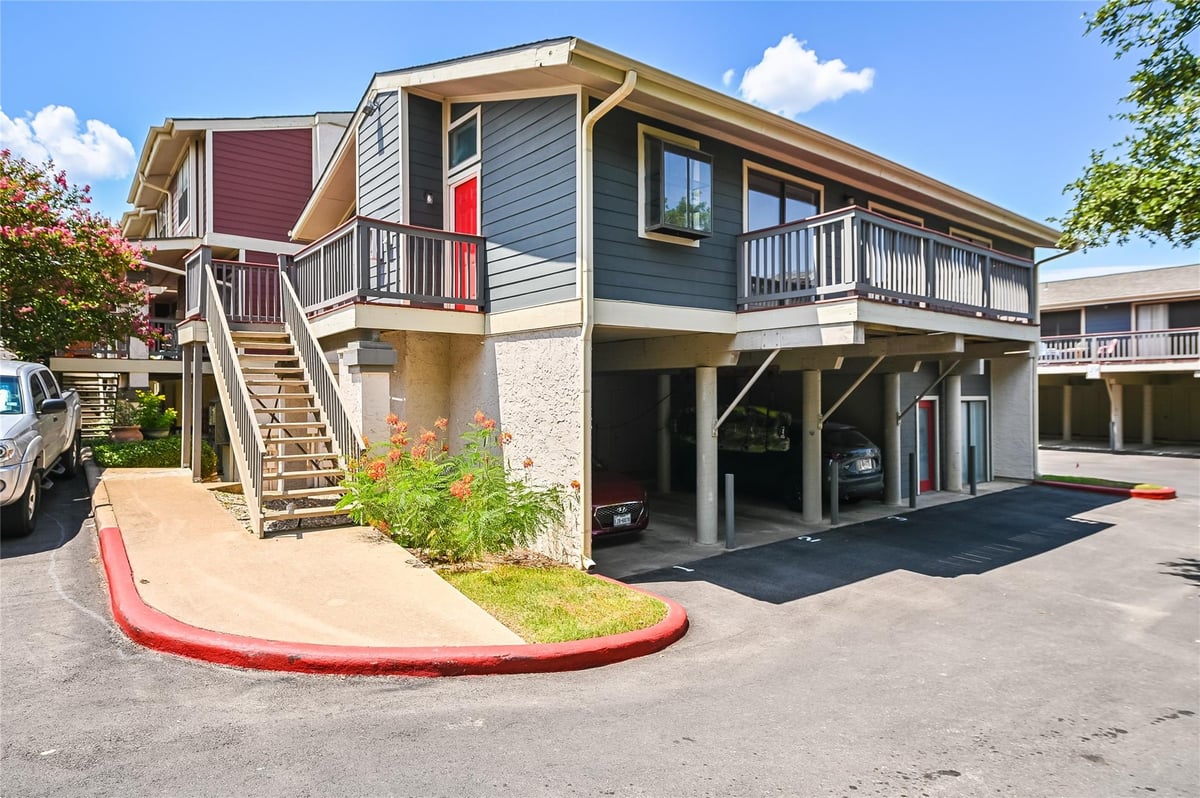 View 2215 Post RD Unit #2036 in Travis Oaks Condo Amd 2215 Post RD Unit #2036 - front exterior - Luxury home in Travis Oaks Condo Amd, Austin, TX