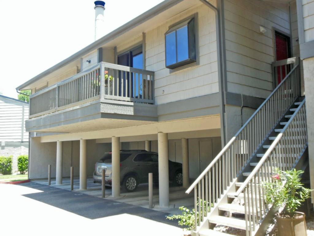 View 2215 Post RD Unit #2060 in Travis Oaks Condo Amd 2215 Post RD Unit #2060 - property photo 1 - Luxury home in Travis Oaks Condo Amd, Austin, TX