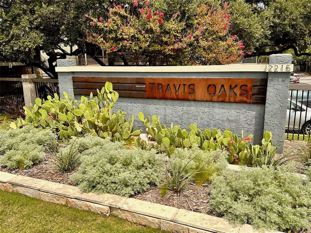 View 2215 Post RD Unit #2068 in Travis Oaks Condominiums Amended 2215 Post RD Unit #2068 - property photo 1 - Luxury home in Travis Oaks Condominiums Amended, Austin, TX