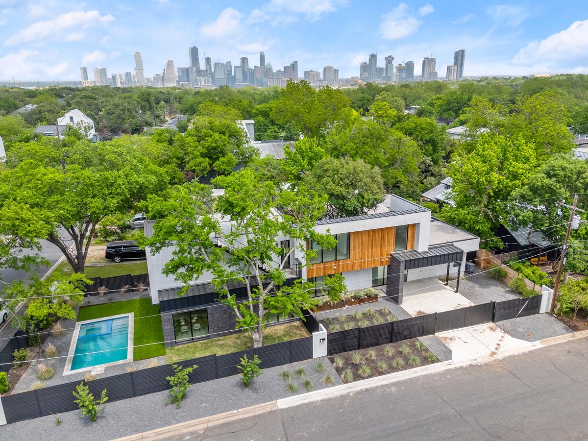 View 2215 S 3rd St in Bouldin Creek 2215 S 3rd St - front exterior - Luxury home in Bouldin Creek, Austin, TX