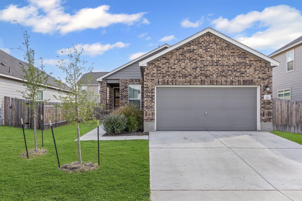 View 222 Summit Dr in Centerpoint Meadows Sub 222 Summit Dr - front exterior - Luxury home in Centerpoint Meadows Sub, Lockhart, TX
