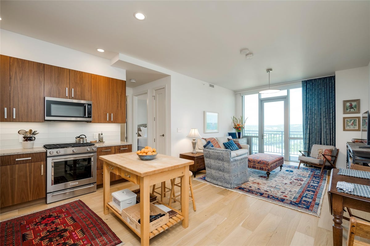 View 222 West Ave Unit #2710 in Downtown Austin 222 West Ave Unit #2710 - property photo 1 - Luxury home in Downtown Austin, Austin, TX