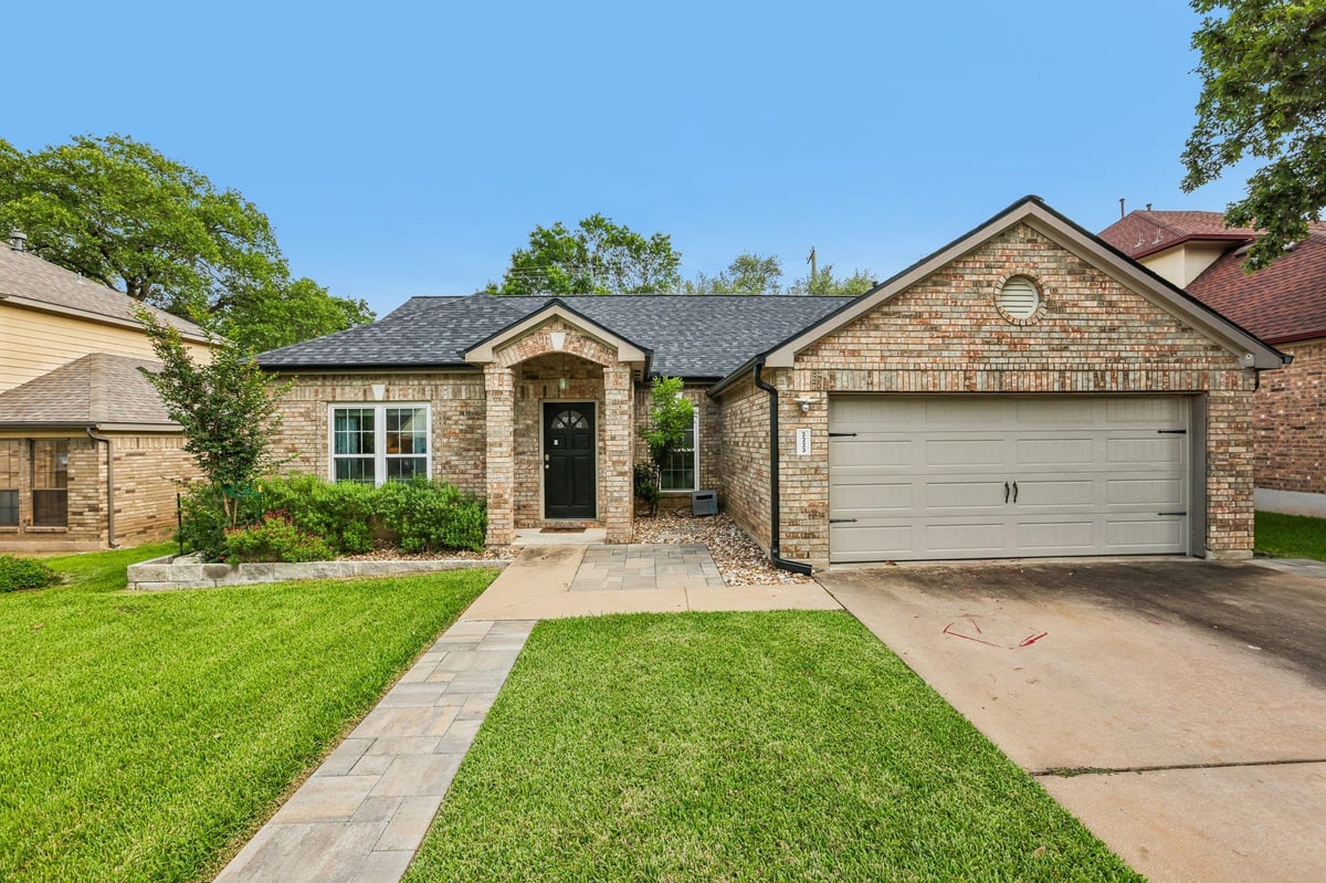 View 2223 Mockingbird Dr in Oakcreek Sec 01 2223 Mockingbird Dr - front exterior - Luxury home in Oakcreek Sec 01, Round Rock, TX