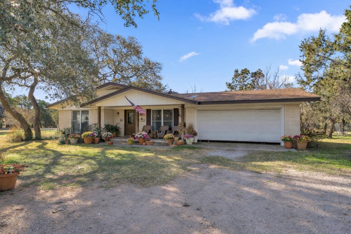 View 2229 Fm 3509 in none 2229 Fm 3509 - property photo 1 - Luxury home in none, Burnet, TX