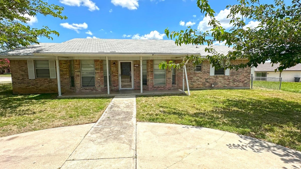 View 2229 Wheeler Ave in Hood View Add 2229 Wheeler Ave - front exterior - Luxury home in Hood View Add, Killeen, TX