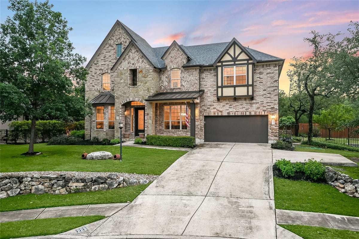 223 Lake Como Dr - front exterior - Luxury home in North Lakeway Village, Austin, TX