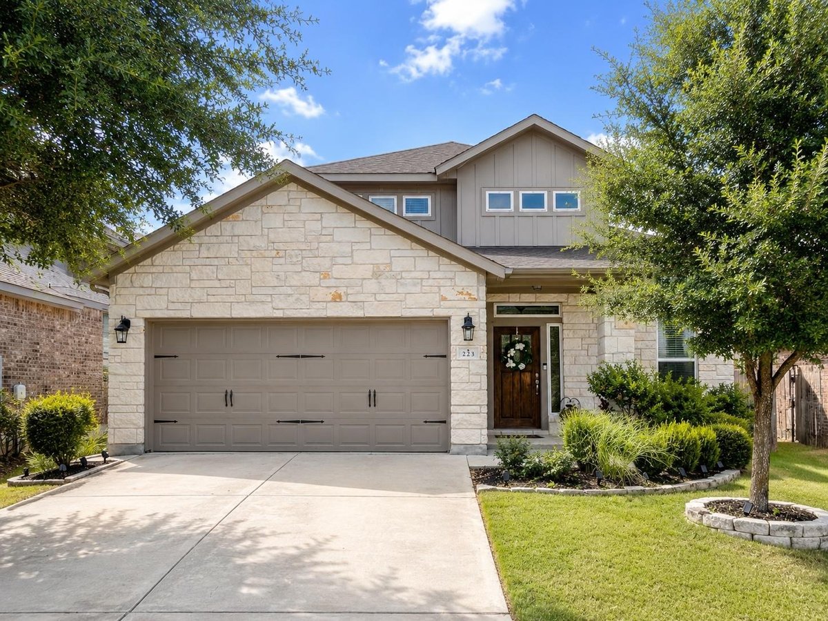 View 223 Volterra CV in Rancho Sienna Sec 9 223 Volterra CV - property photo 1 - Luxury home in Rancho Sienna Sec 9, Georgetown, TX