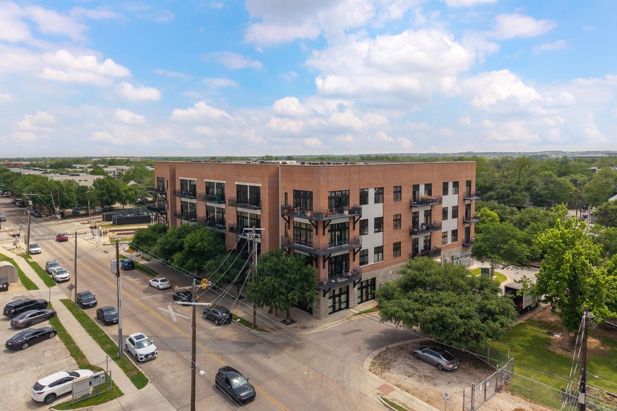View 2235 E 6th St Unit #106 in Este Condominium 2235 E 6th St Unit #106 - front exterior - Luxury home in Este Condominium, Austin, TX