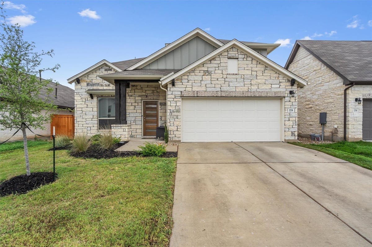 View 224 Backstays Loop in Crosswinds Ph 5A/5B 224 Backstays Loop - front exterior - Luxury home in Crosswinds Ph 5A/5B, Kyle, TX