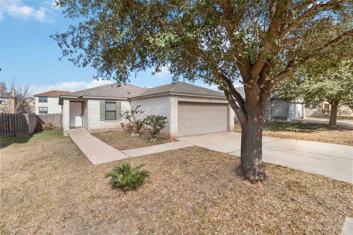 View 224 Capistrano Dr in El Camino Real Ph 1 Sec 2 224 Capistrano Dr - property photo 1 - Luxury home in El Camino Real Ph 1 Sec 2, San Marcos, TX