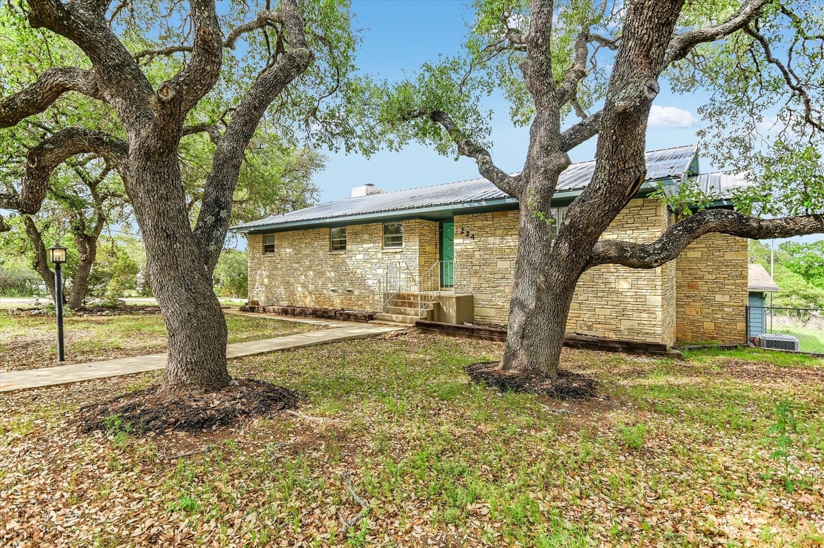 View 224 Circle HVN in Westhaven 2 224 Circle HVN - front exterior - Luxury home in Westhaven 2, Canyon Lake, TX