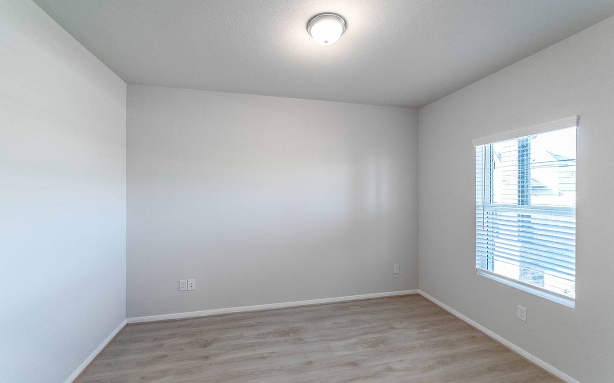 Living area at 224 Denali Dr - 4 bed 2 bath home