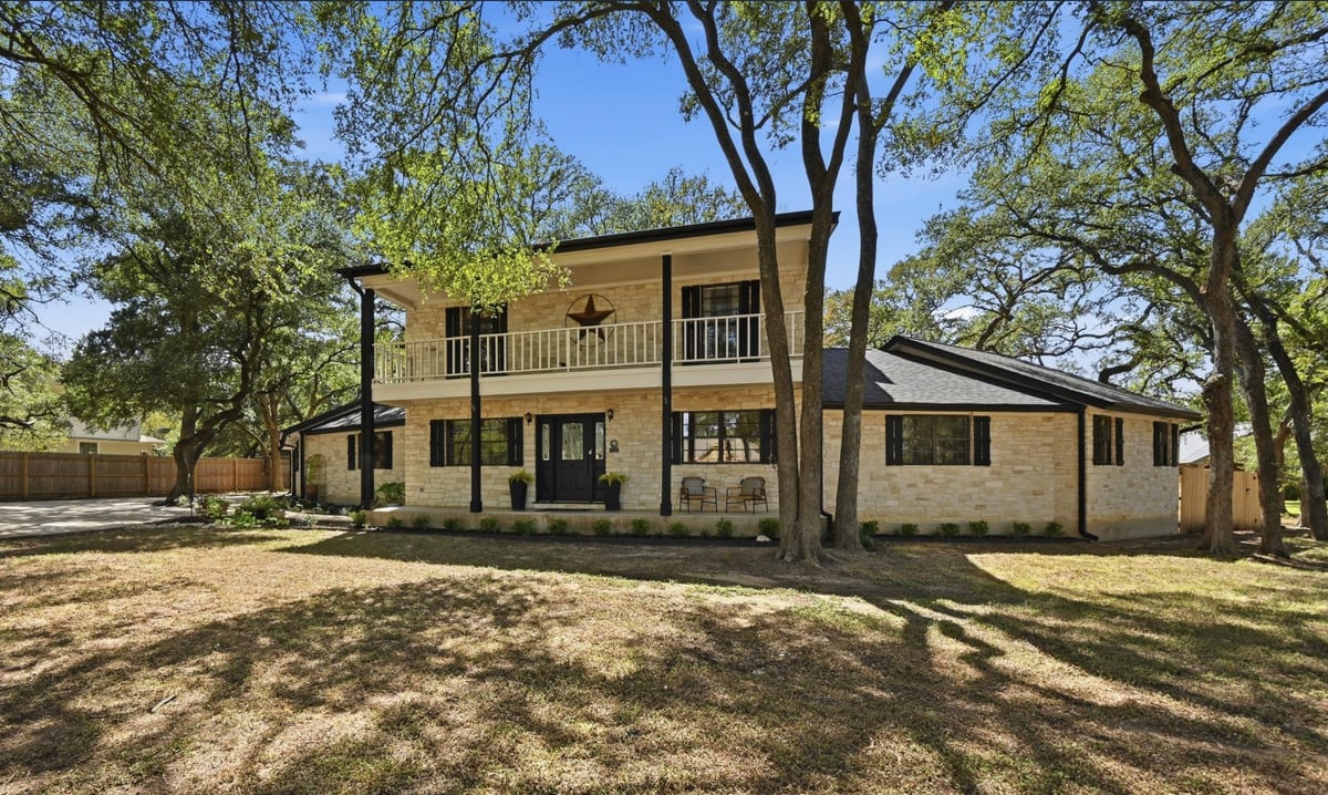 View 224 Maple DR in Mountain City Oaks Sec 4 224 Maple DR - property photo 1 - Luxury home in Mountain City Oaks Sec 4, Mountain City, TX