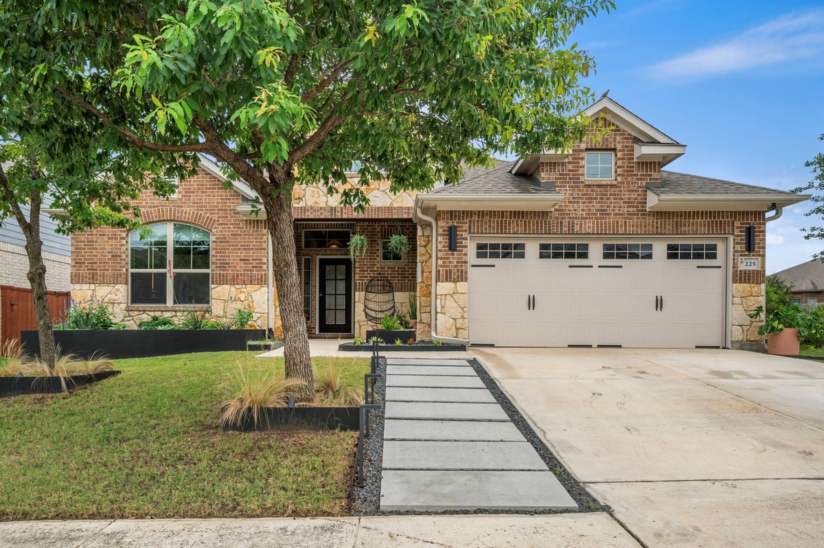 225 Blue Waterleaf LN - front exterior - Luxury home in Teravista Sec 328, Georgetown, TX