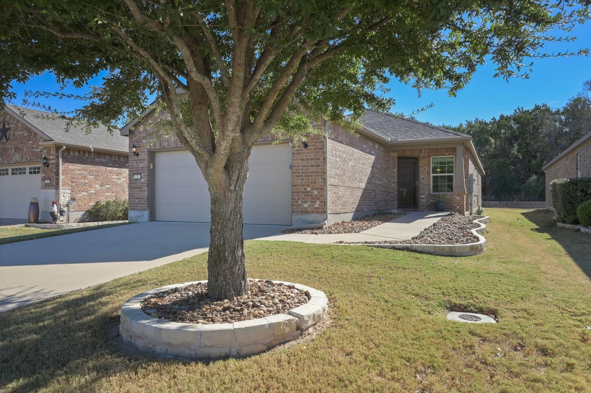 View 225 Hobby St in Sun City Georgetown 225 Hobby St - property photo 1 - Luxury home in Sun City Georgetown, Georgetown, TX