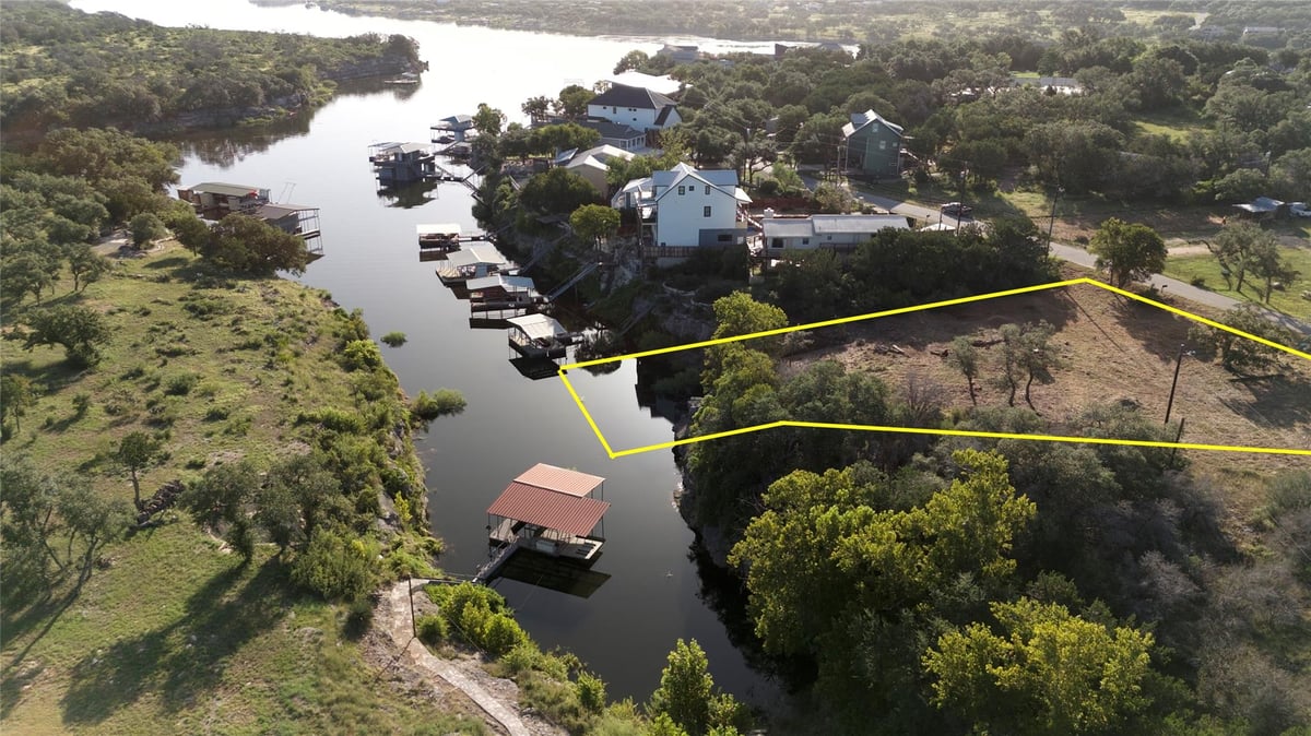 View 22520 S Felicia Dr in Dibrell Sub Rep 22520 S Felicia Dr - front exterior - Luxury lot in Dibrell Sub Rep, Spicewood, TX