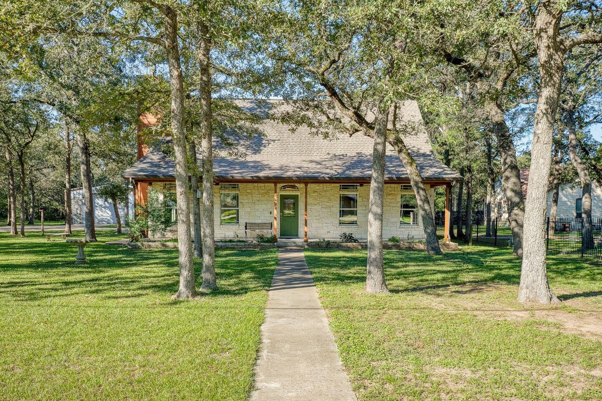 View 226 Cedar Hills DR in Elgin 226 Cedar Hills DR, photo 1 of 40, Elgin, Elgin, TX