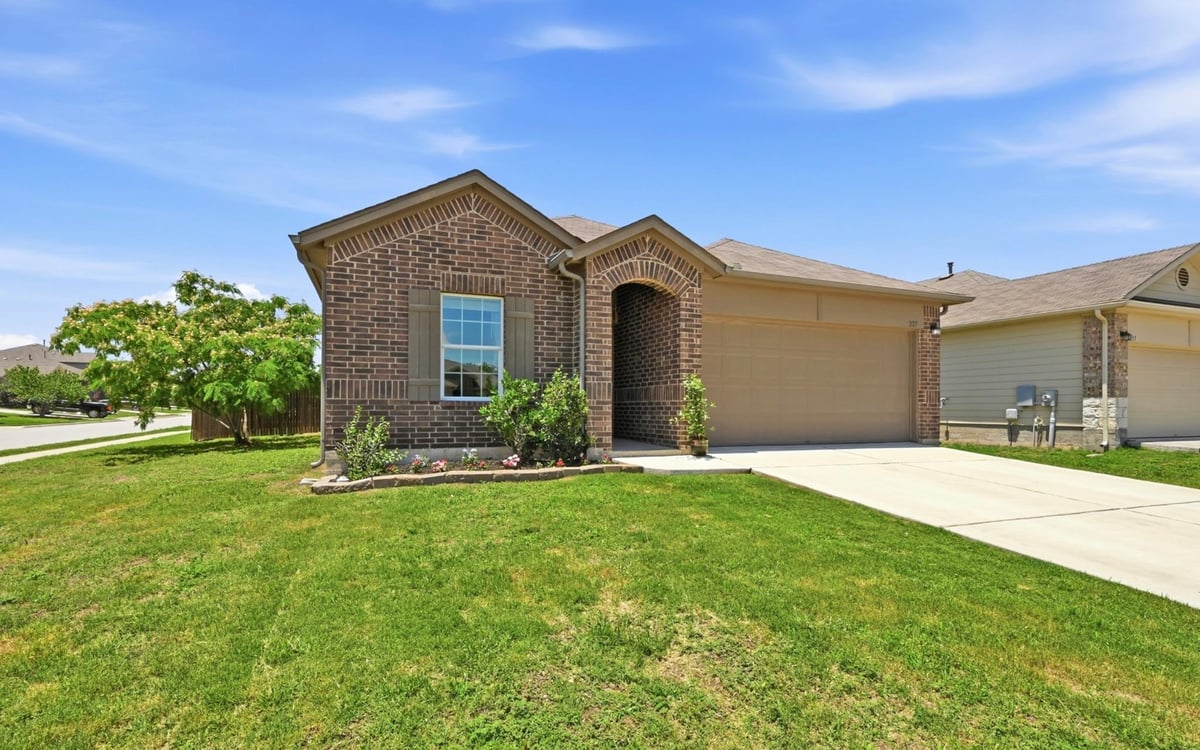 View 227 Hess DR in Creekside Village Sec 4 227 Hess DR - front exterior - Luxury home in Creekside Village Sec 4, Kyle, TX