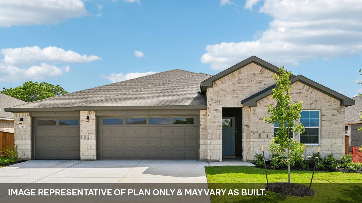 228 Rivers Edge DR - front exterior - Luxury home in Riverview, Georgetown, TX