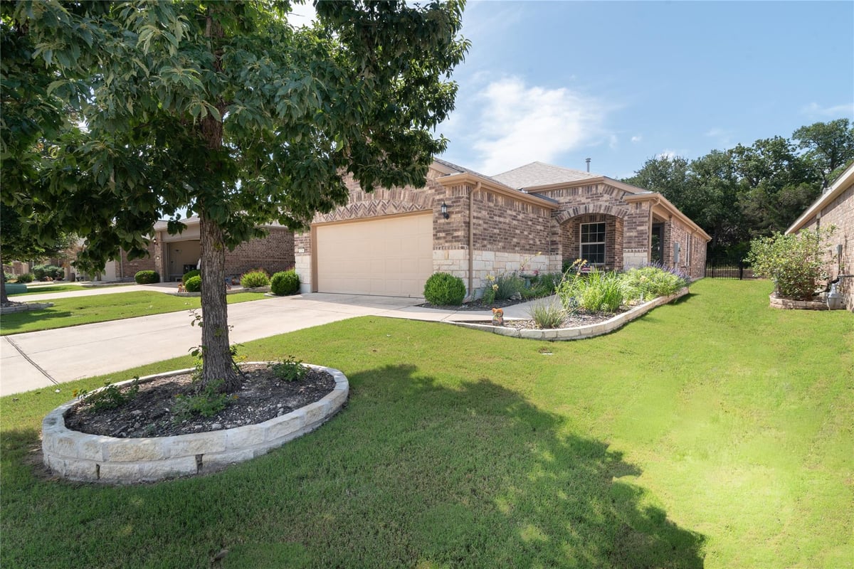 229 Hobby ST - property photo 1 - Luxury home in Sun City Nbrhd 64, Georgetown, TX