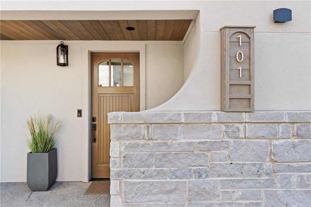 View 2300 Enfield Rd Unit #101 in Tarrytown 2300 Enfield Rd Unit #101 - property photo 1 - Luxury home in Tarrytown, Austin, TX