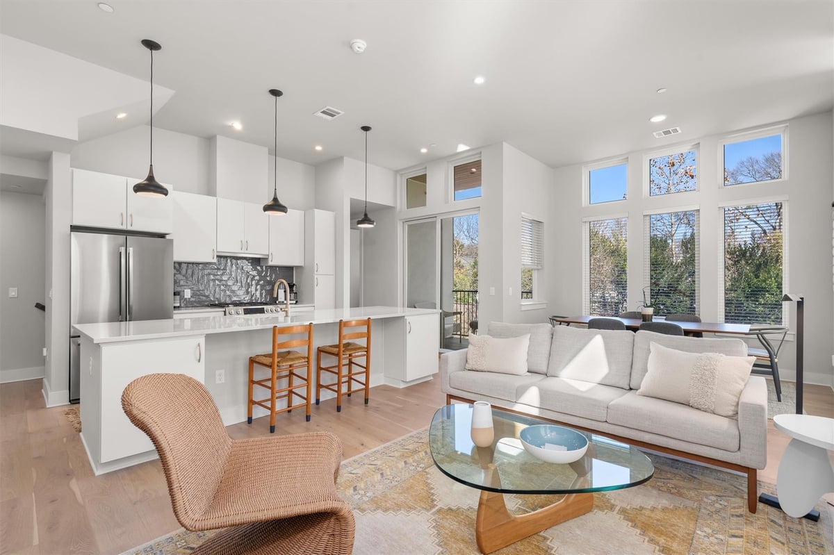 View 2300 Enfield Rd Unit #204 in Province Condominiums 2300 Enfield Rd Unit #204 - front exterior - Luxury home in Province Condominiums, Austin, TX