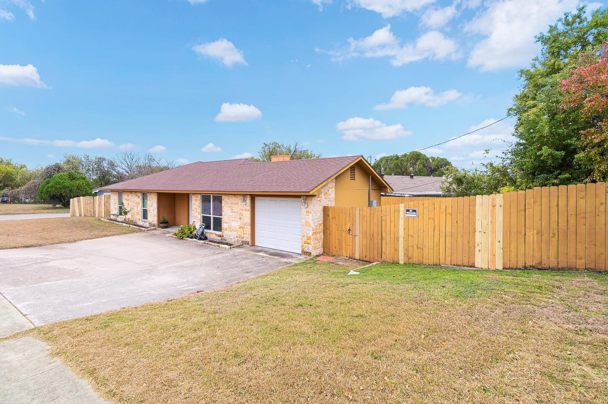Kitchen at 2300 Goode Cir - 3 bed 2 bath home