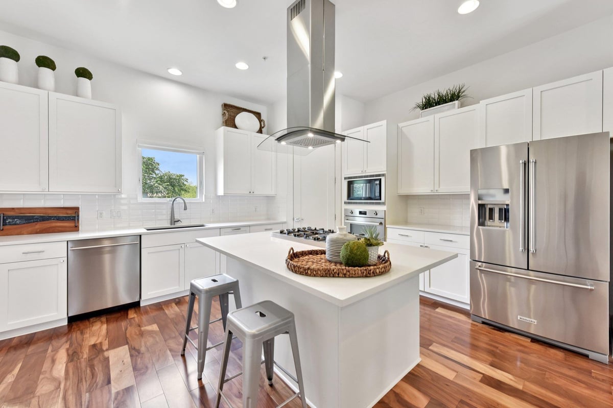 Living area at 2300 S 5th St Unit #E - 2 bed 2 bath home