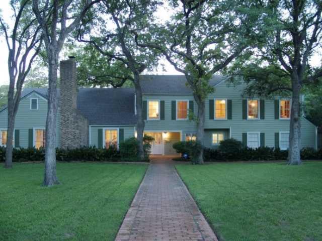 View 2301 Bridle Path in Tarrytown 2301 Bridle Path - property photo 1 - Luxury home in Tarrytown, Austin, TX