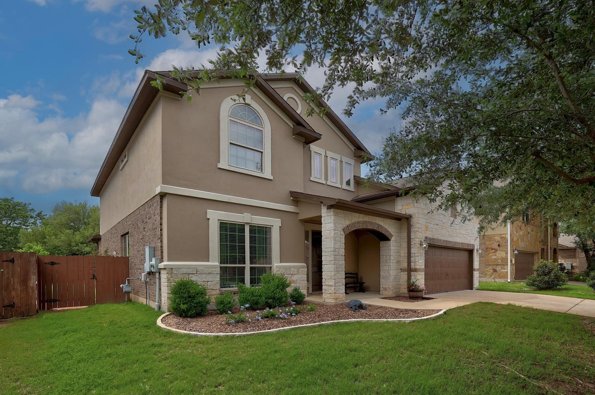 Living area at 2301 Manada Trl - 4 bed 3 bath home