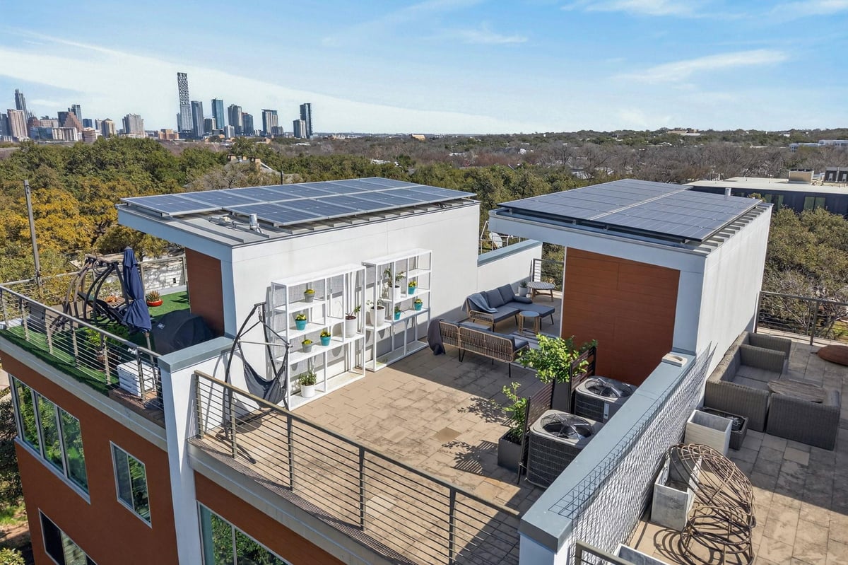 View 2301 S 5th St Unit #25 in South 05 Amd 2301 S 5th St Unit #25 - front exterior - Luxury home in South 05 Amd, Austin, TX