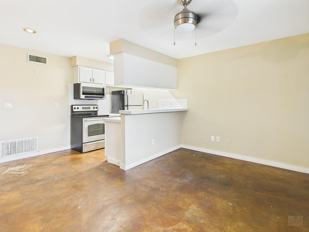 View 2302 East Side DR Unit #20 in Travis Heights Terrace Condo Amd 2302 East Side DR Unit #20 - property photo 1 - Luxury home in Travis Heights Terrace Condo Amd, Austin, TX