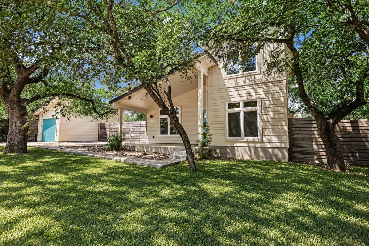 View 2302 Quanah Parker TRL in Apache Shores Sec 03 Amd 2302 Quanah Parker TRL - property photo 1 - Luxury home in Apache Shores Sec 03 Amd, Austin, TX