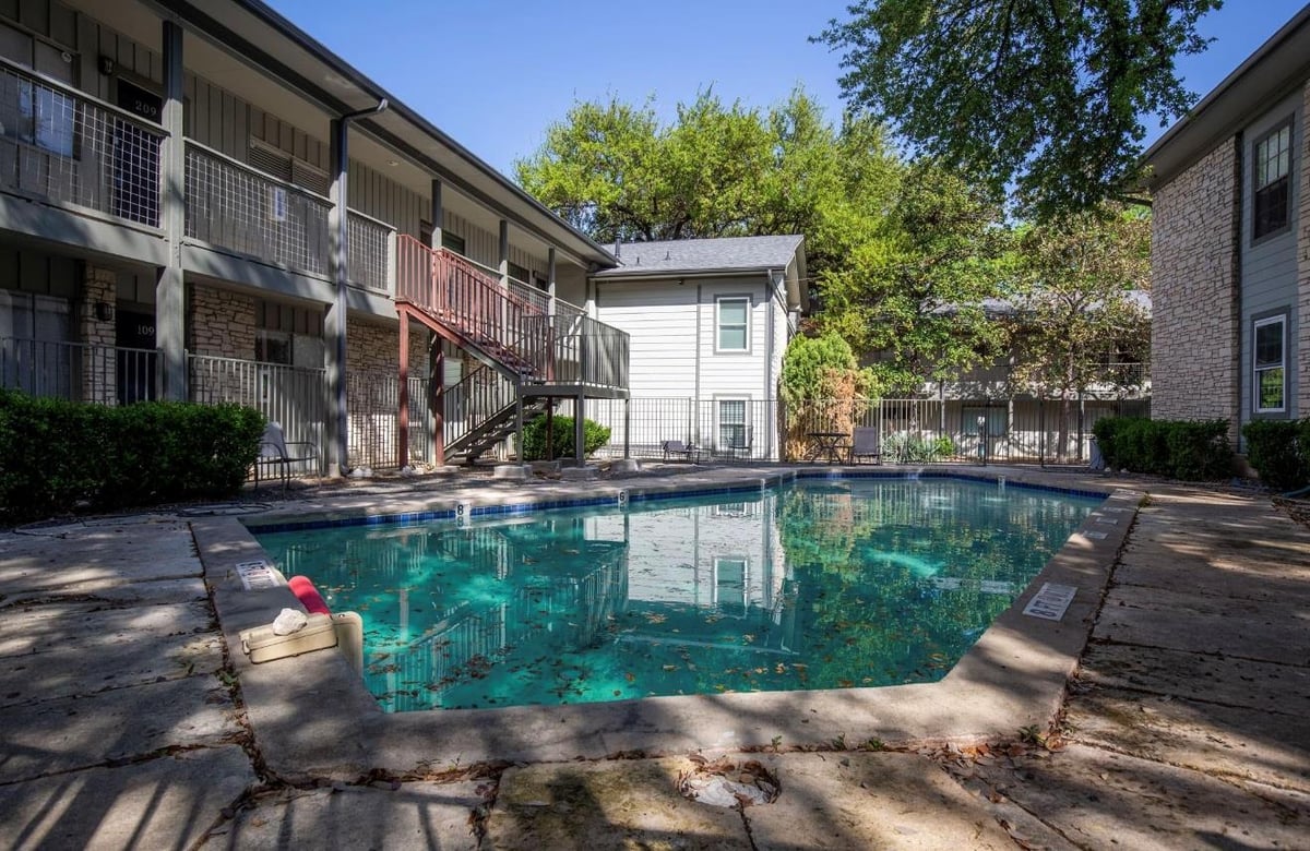 View 2303 E Side DR Unit #219 in Creekside Terrace Condo 2303 E Side DR Unit #219 - property photo 1 - Luxury home in Creekside Terrace Condo, Austin, TX