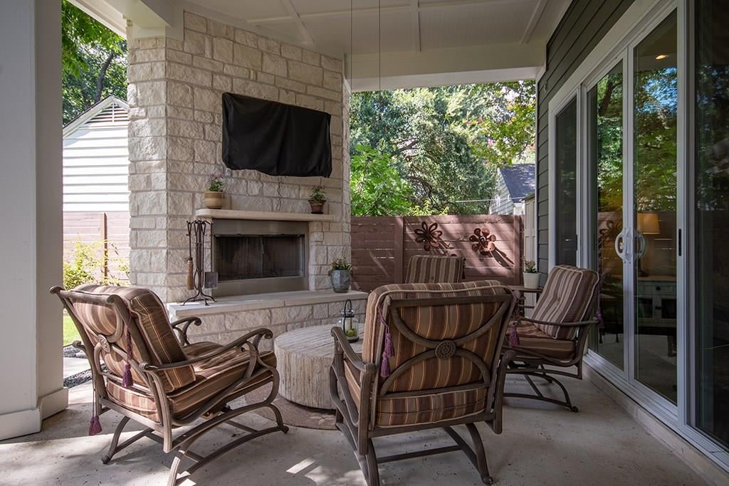View 2303 Forest Ave in Bouldin Creek 2303 Forest Ave - property photo 1 - Luxury home in Bouldin Creek, Austin, TX