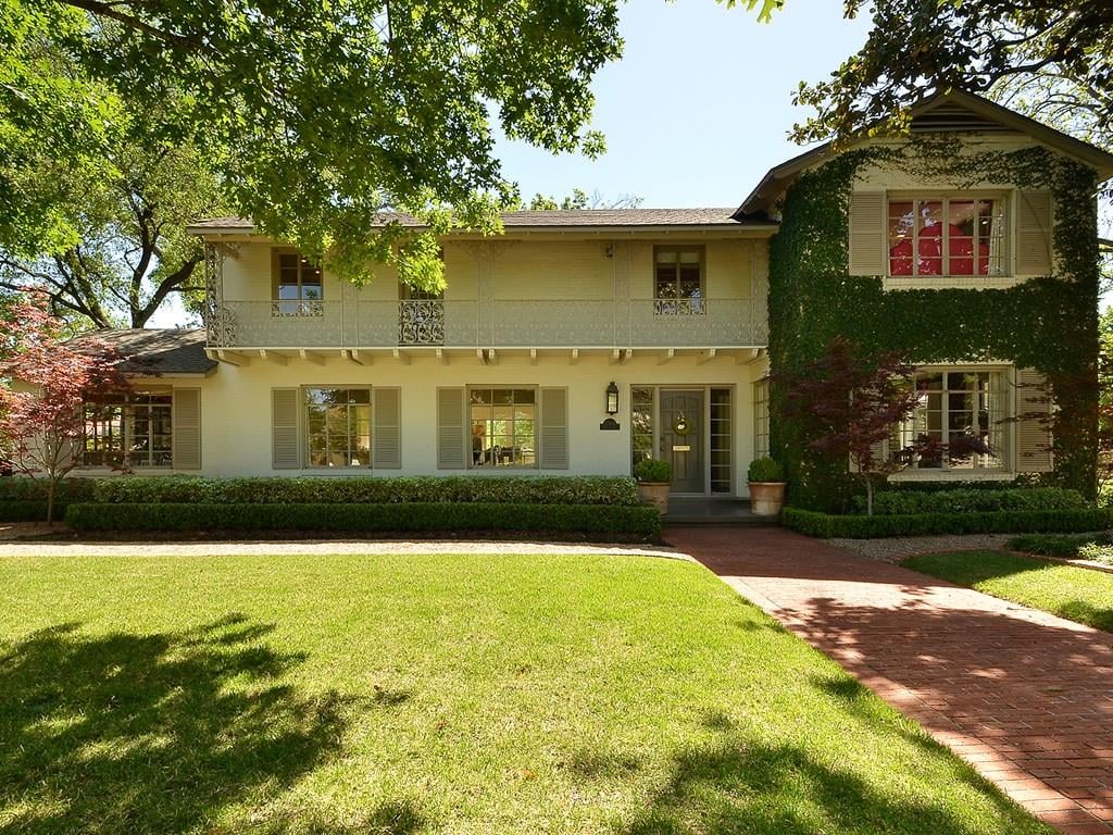 View 2303 Townes Ln in Tarrytown 2303 Townes Ln - property photo 1 - Luxury home in Tarrytown, Austin, TX