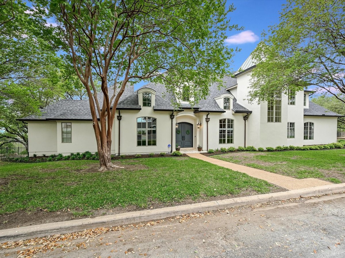 View 2304 Camino Alto in Westlake Highlands 2304 Camino Alto - front exterior - Luxury home in Westlake Highlands, West Lake Hills, TX