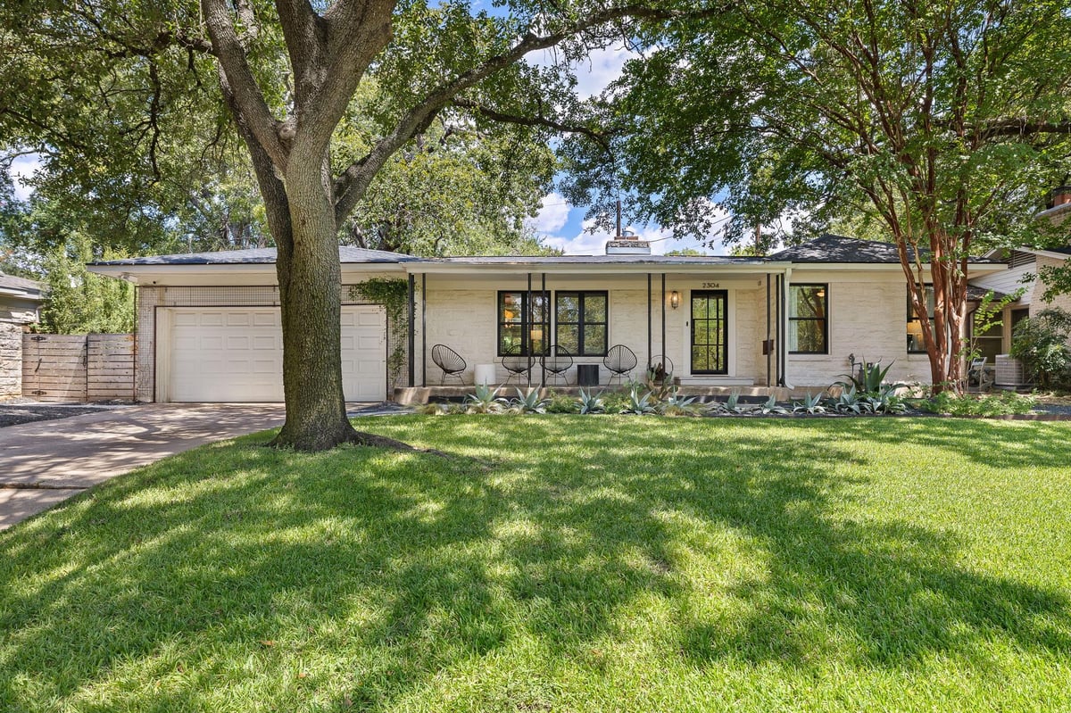 View 2304 Greenlee DR in Tarrytown Oaks 2304 Greenlee DR - property photo 1 - Luxury home in Tarrytown Oaks, Austin, TX