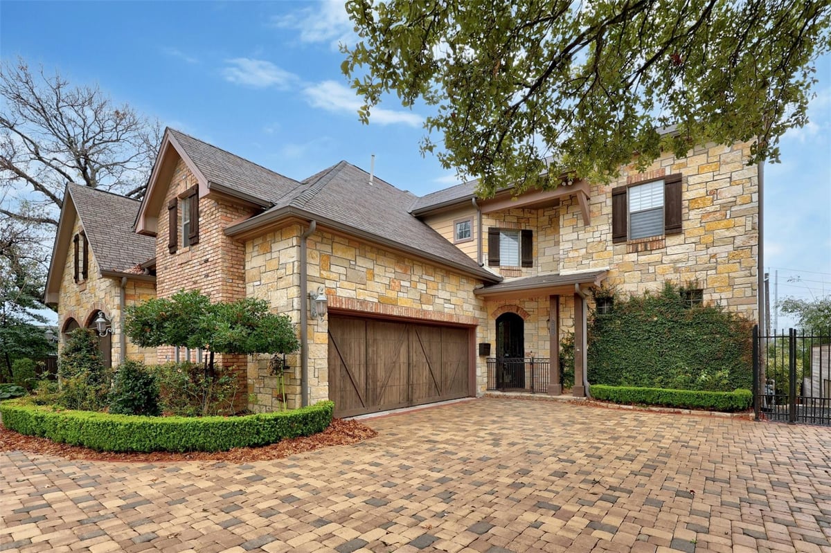 2304 Hartford RD Unit #B - front exterior - Luxury home in Hartford Road Condo, Austin, TX